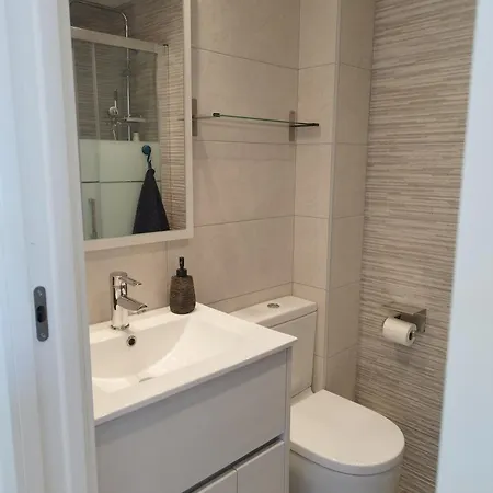 Apartamento Moderno Centrico Con Increibles Vistas Al Mar *